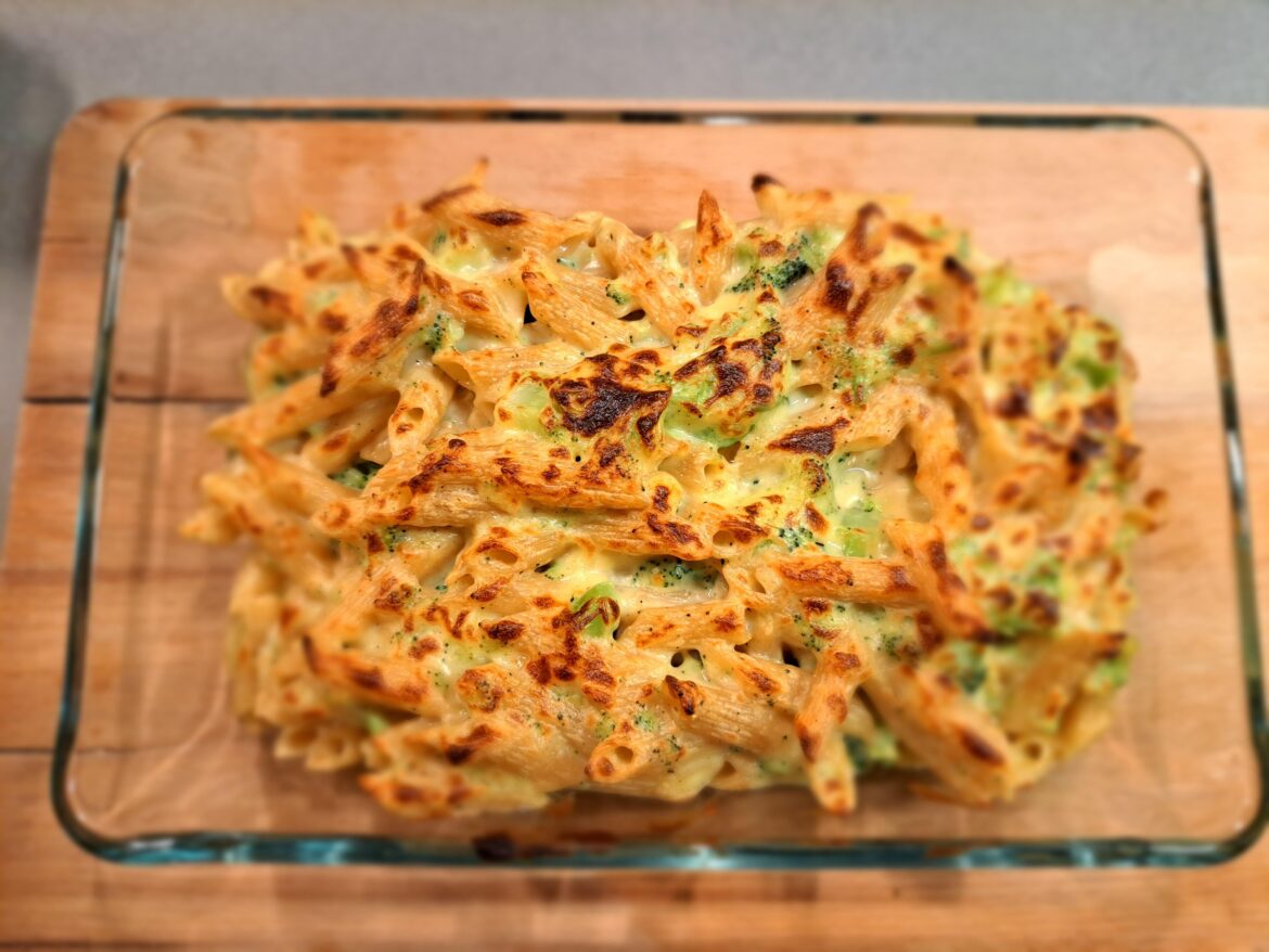 Mac and cheese with brocoli
