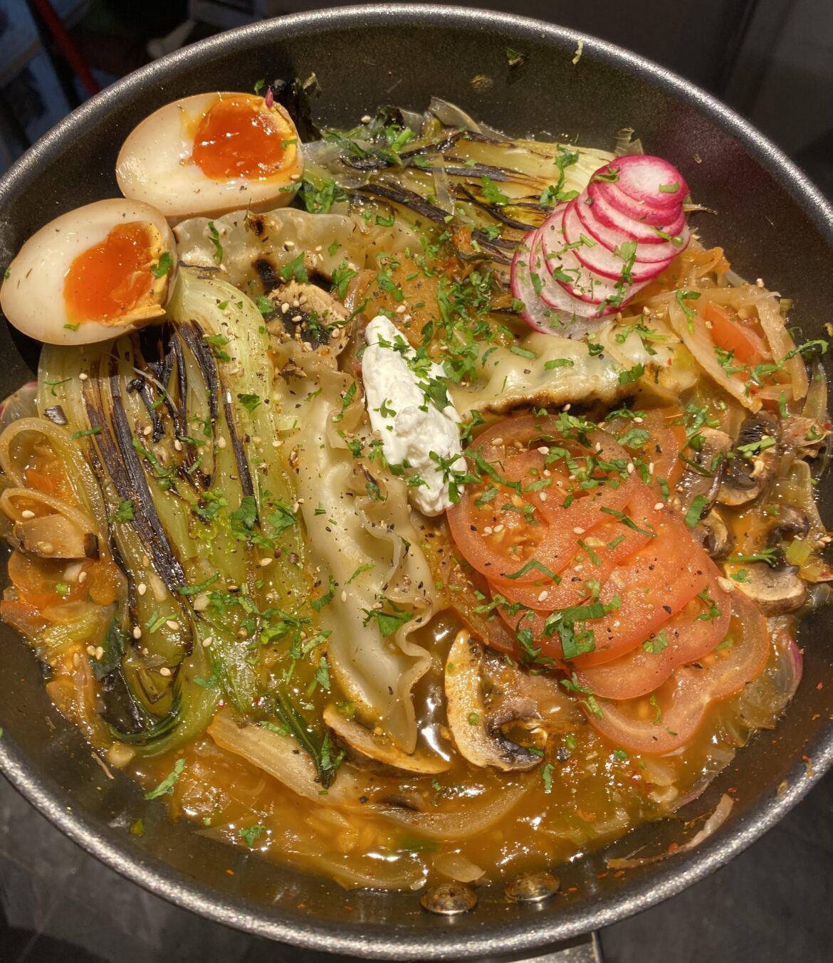 Started dating a Pole and now my army stew tastes like borscht 🙂‍↕️