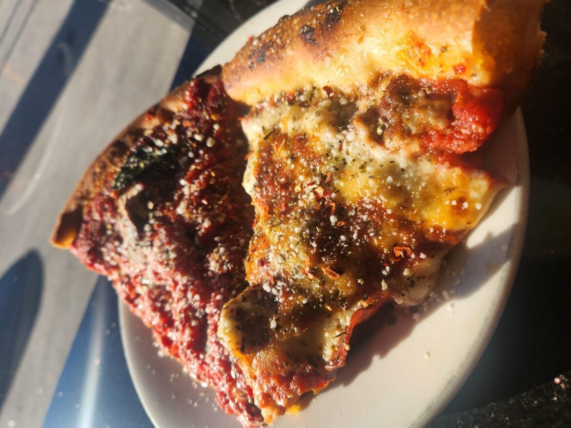 Another post praising the Art of Pizza? yes. yes it is. You just cant beat $6 quality thin-pan-stuffed slices. 5/5 everytime.