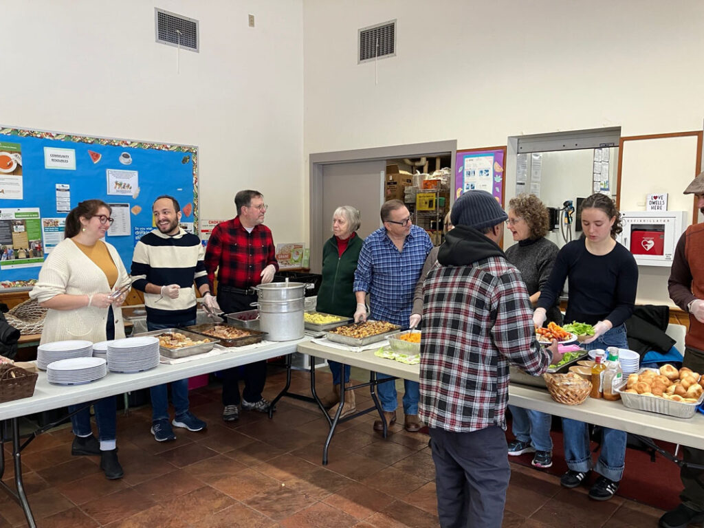 Temple Sinai Hosts Annual Holiday Dinner Temple Sinai Hosts Annual Holiday Dinner