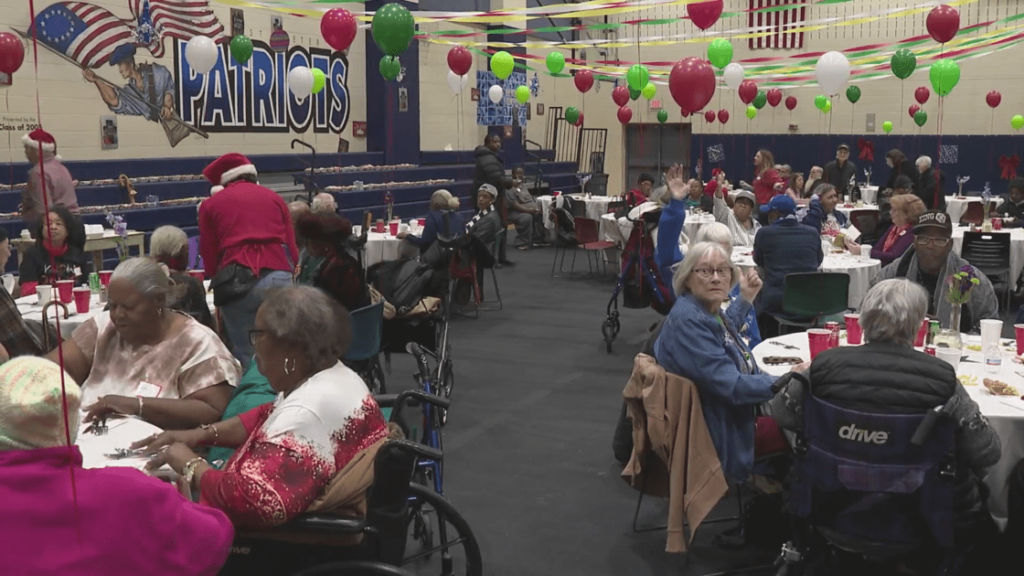 Retired KCPD officer holds Christmas Day dinner for seniors