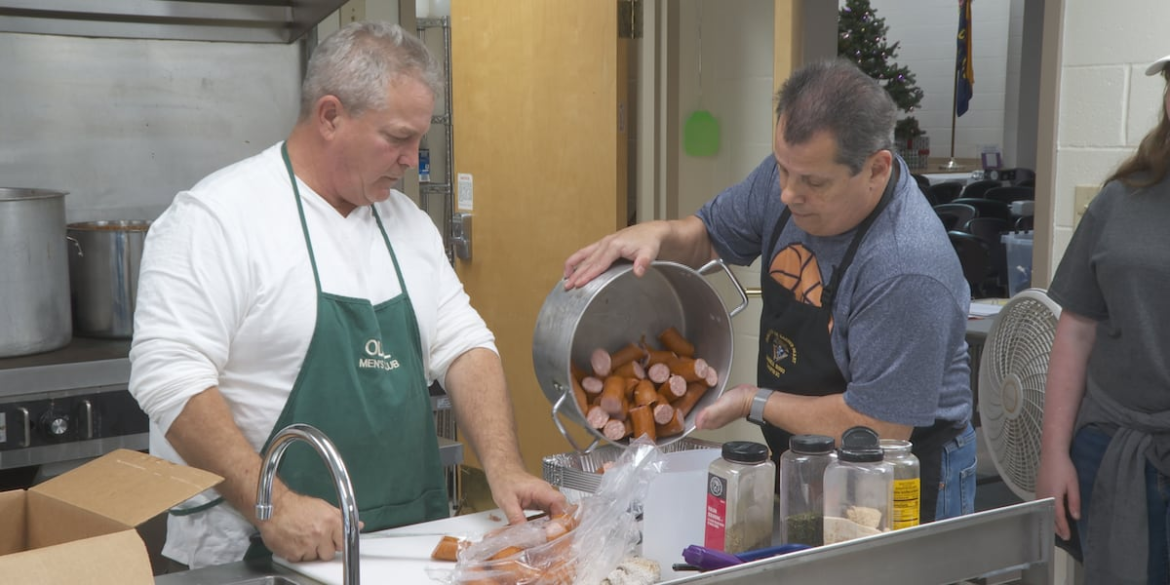 Knights of Columbus cook Christmas dinner for Fort Jackson Basic Trainees