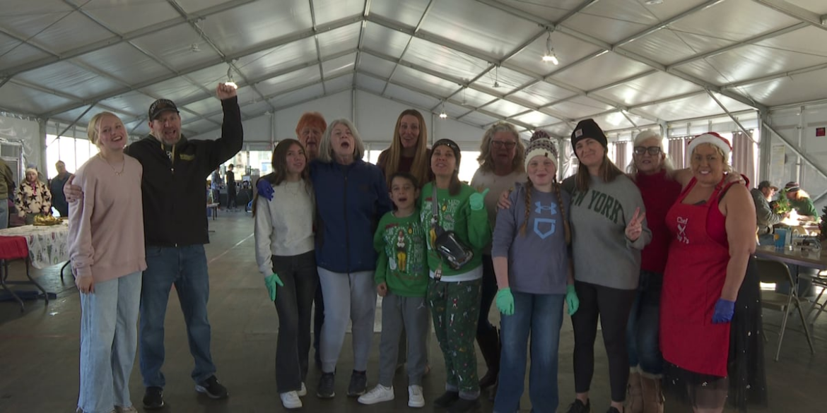 Resource Center serves Christmas dinner and holiday cheer