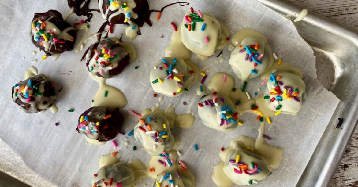 8 Quick and Easy Dairy-Free Desserts With 5 Ingredients or Less