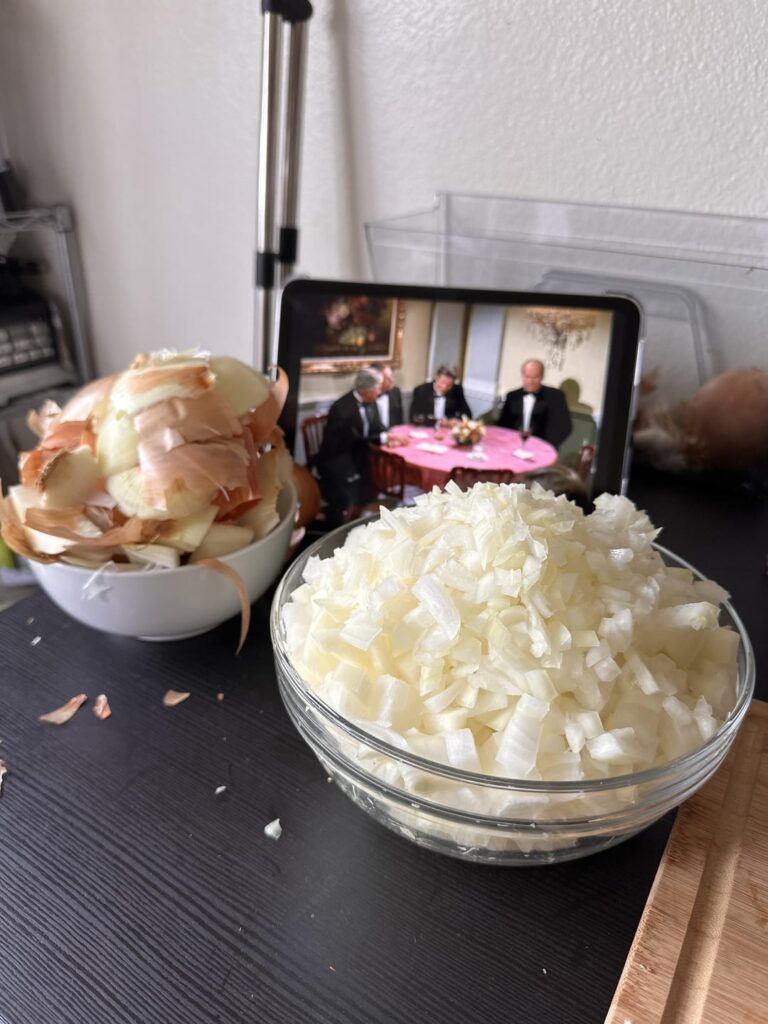 Making caramelised onions for dinner and to freeze. Will comment update pics :)