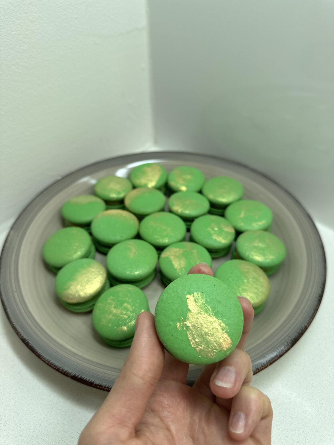 Pistachio rose macarons