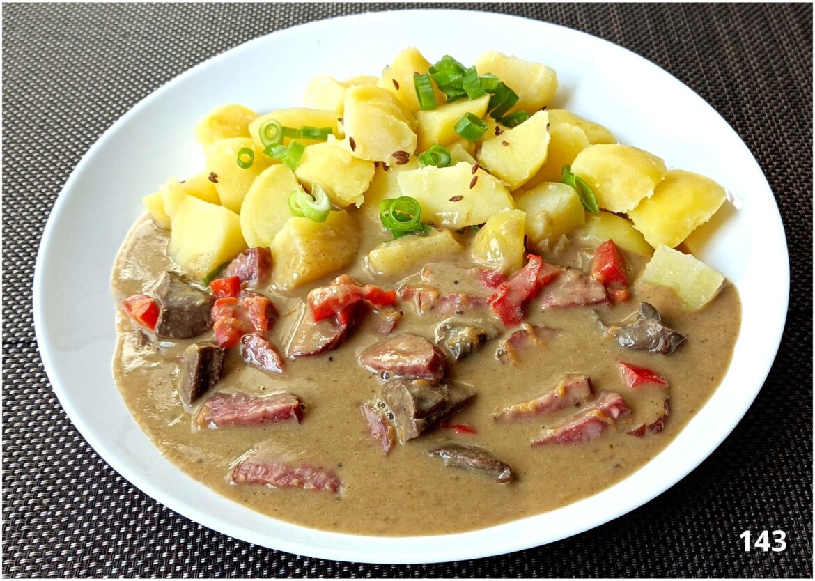 143. Turkey hearts, pepper sauce with sausage, potatoes.