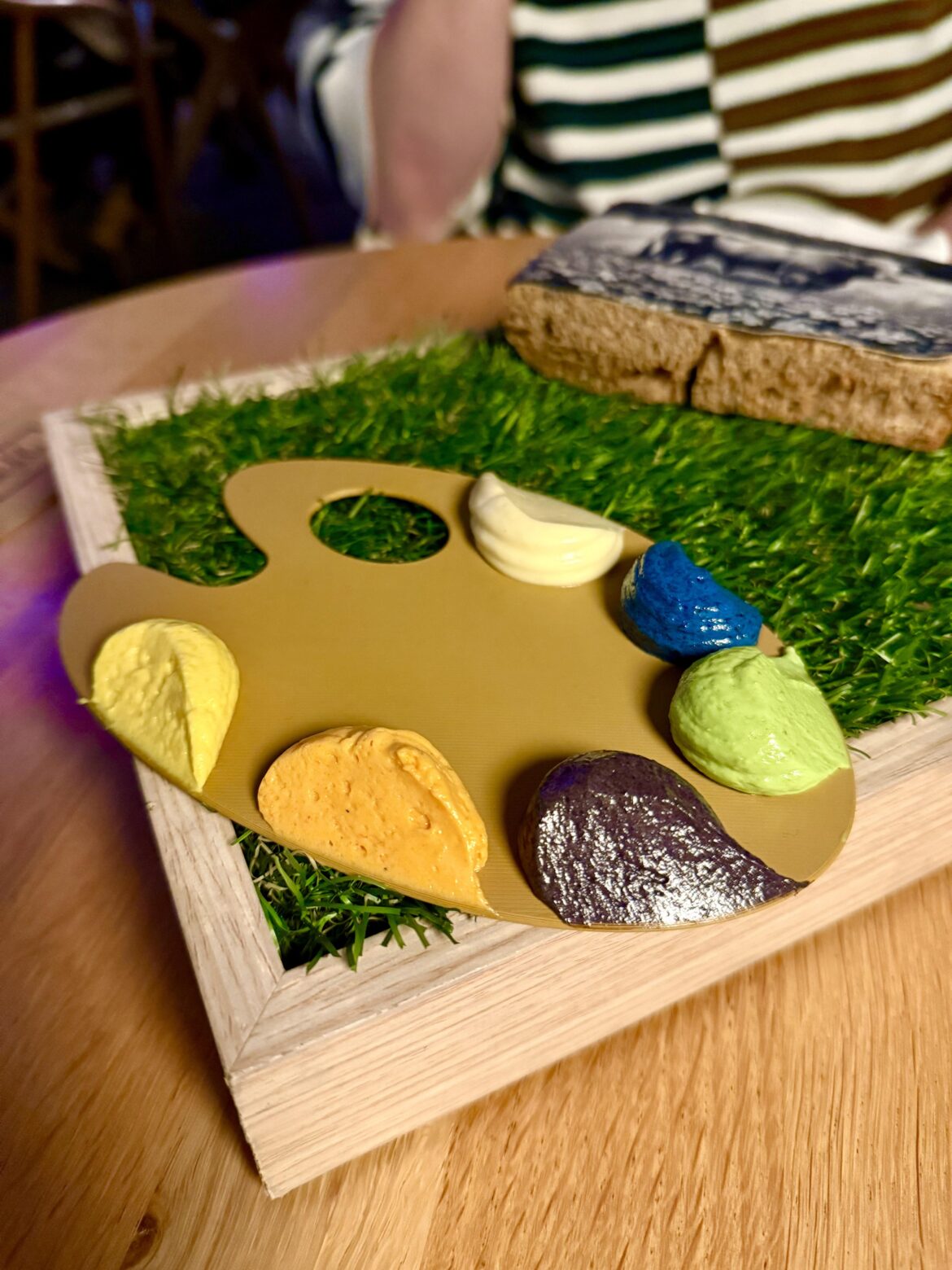 It‘s a plate but it‘s also not