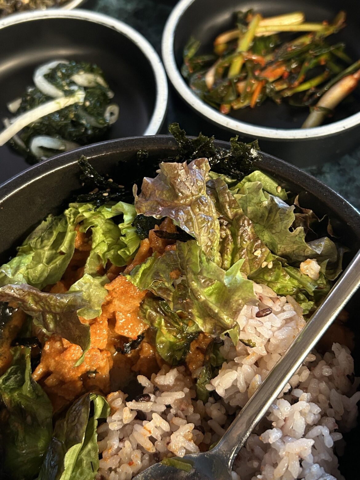 흑돼지 돌솥 비빔밥 - Recipe for the pork dish?