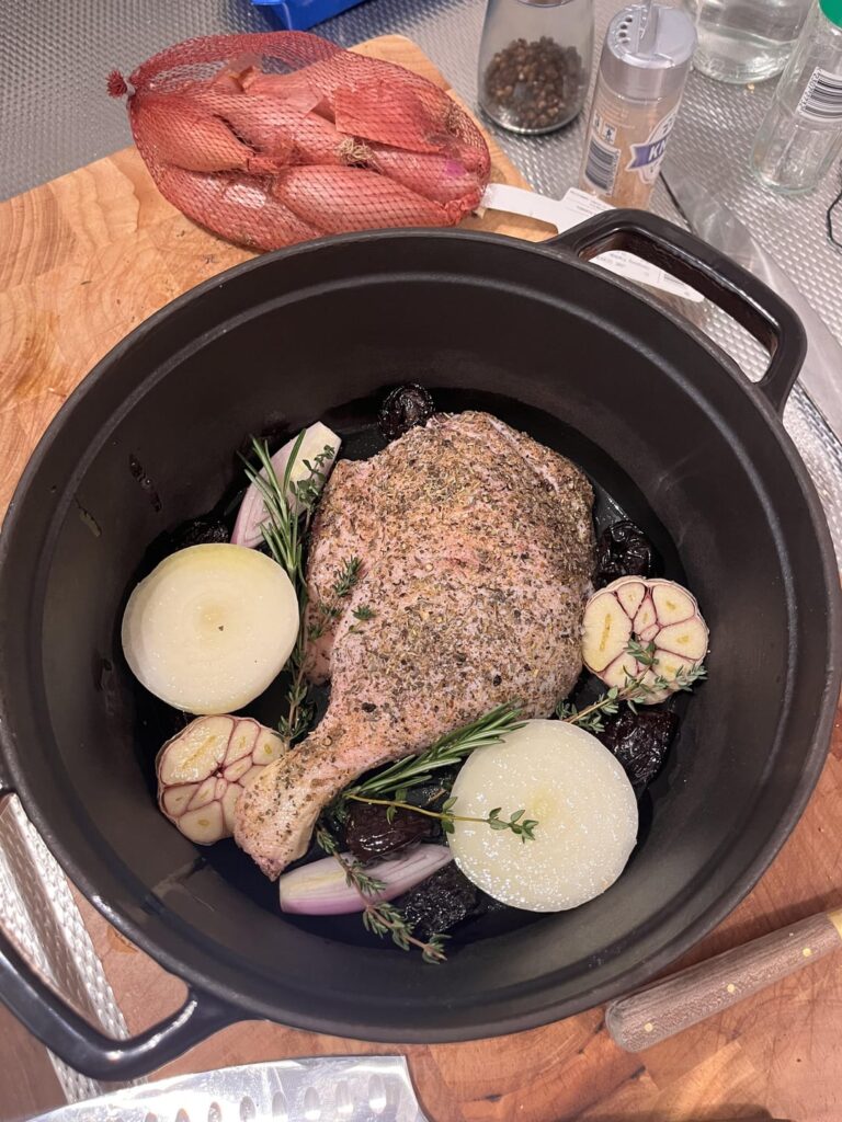 Slow cooked duck leg, bone dry tender! Slow cooked duck leg, bone dry tender!