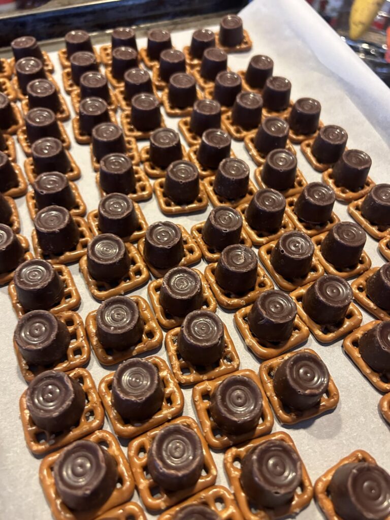 Sweet 'n Salty Rolo Sandwiches