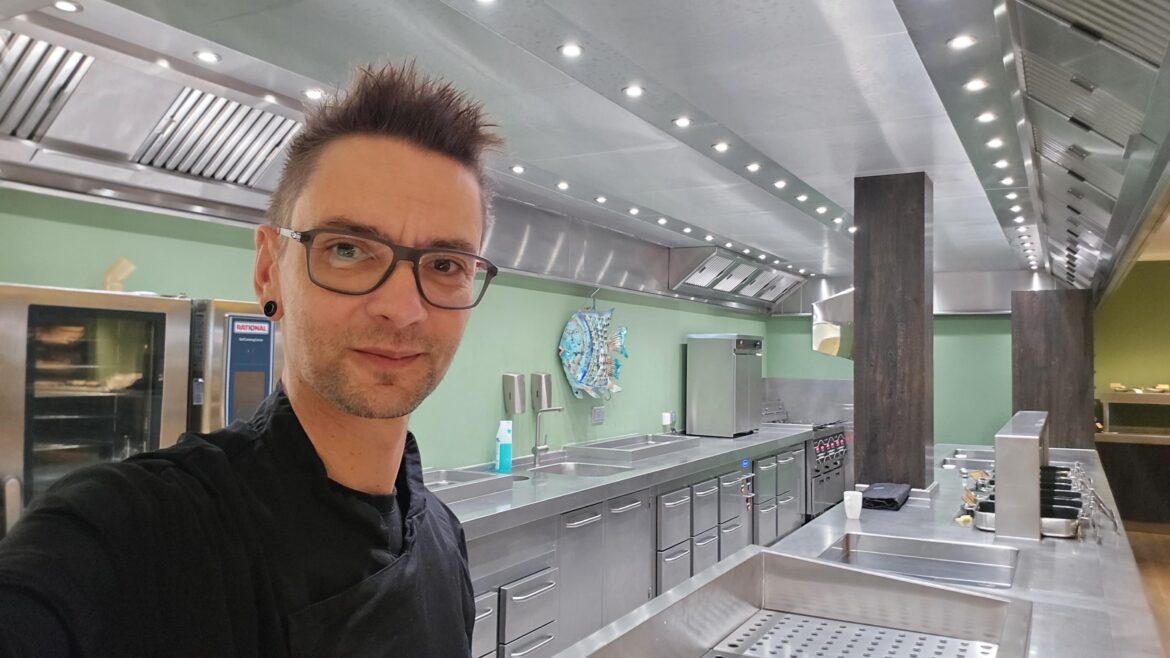 With the all truly disgusting kitchens, I thought I'd post some of the hotel I work. It's spotless.