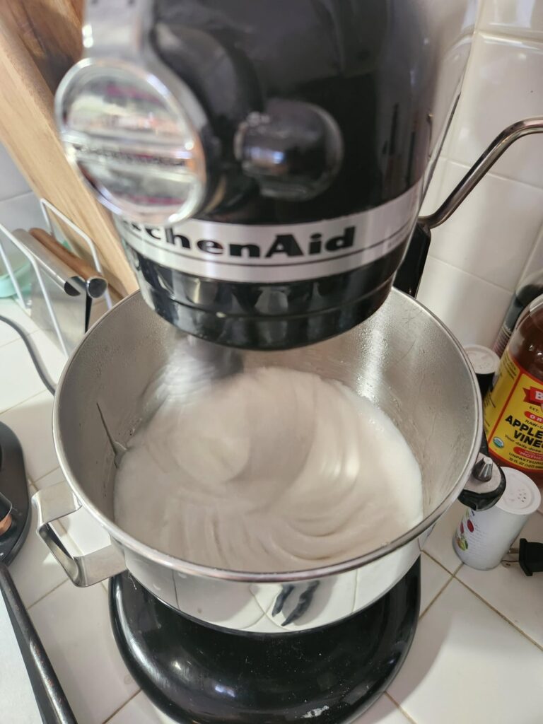 Homemade marshmallows from an amateur (with amateur pictures lol)