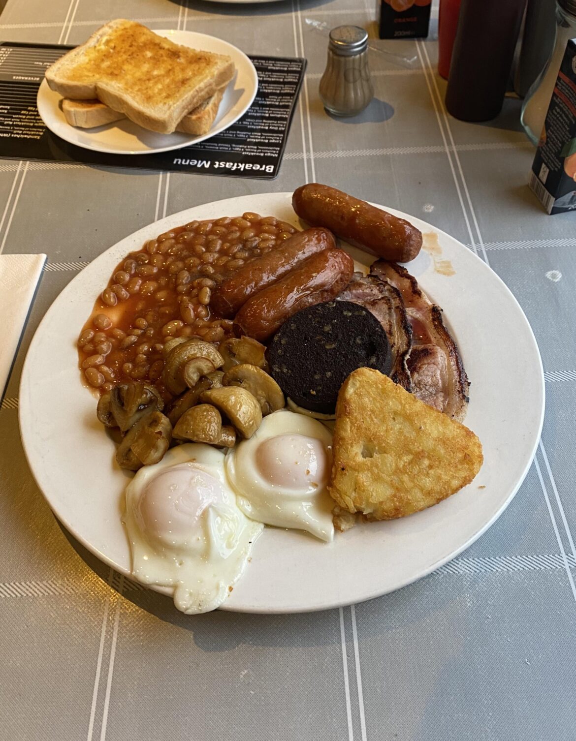 £9 - large breakfast, Pit-Stop cafe, Dinas Powys, S.Wales