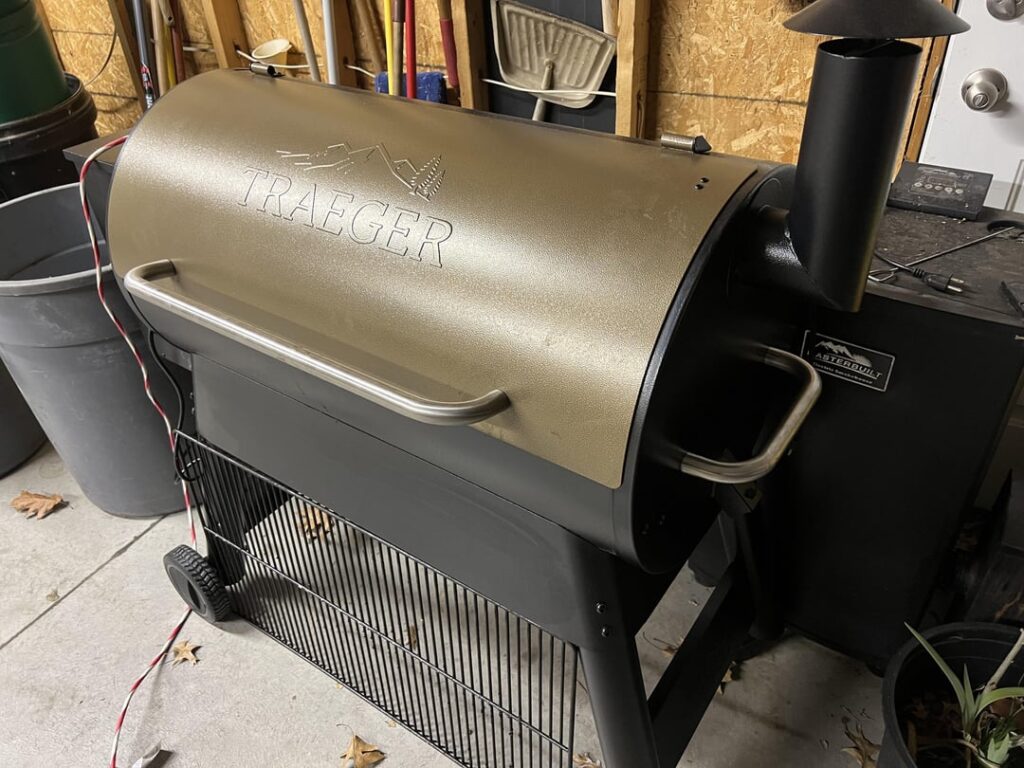 Perks of working in a powder shop. I think it looks so much better without the silver. Even painted the bucket lol.