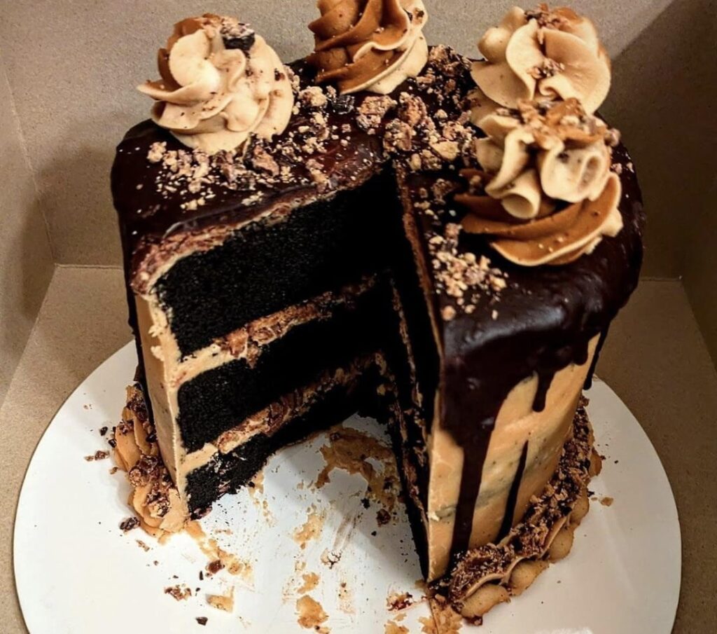 Cake I made for my friend’s boyfriends birthday! Not perfect but good!!