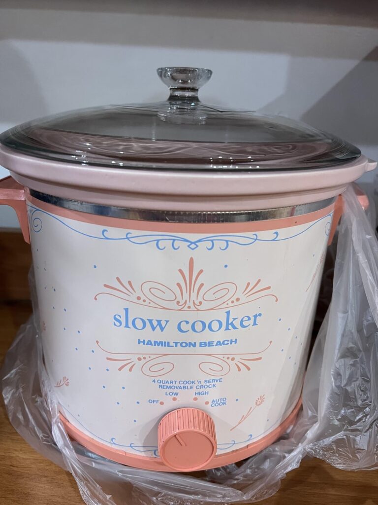 Vintage slow cooker without the original lid