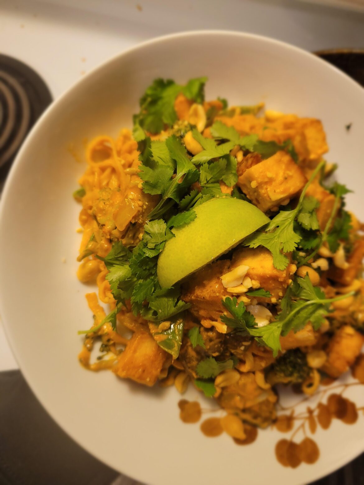 Thai red curry rice noodles w/ crispy tofu