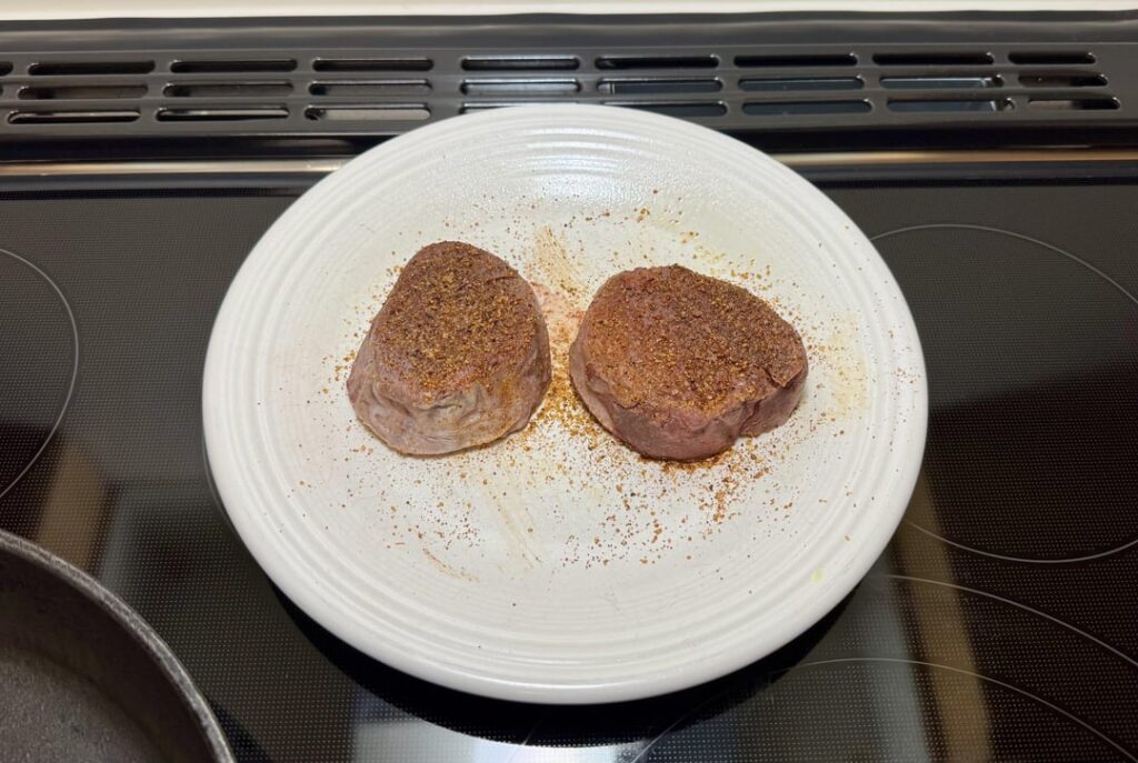 Beef tenderloin filet w/garlic butter