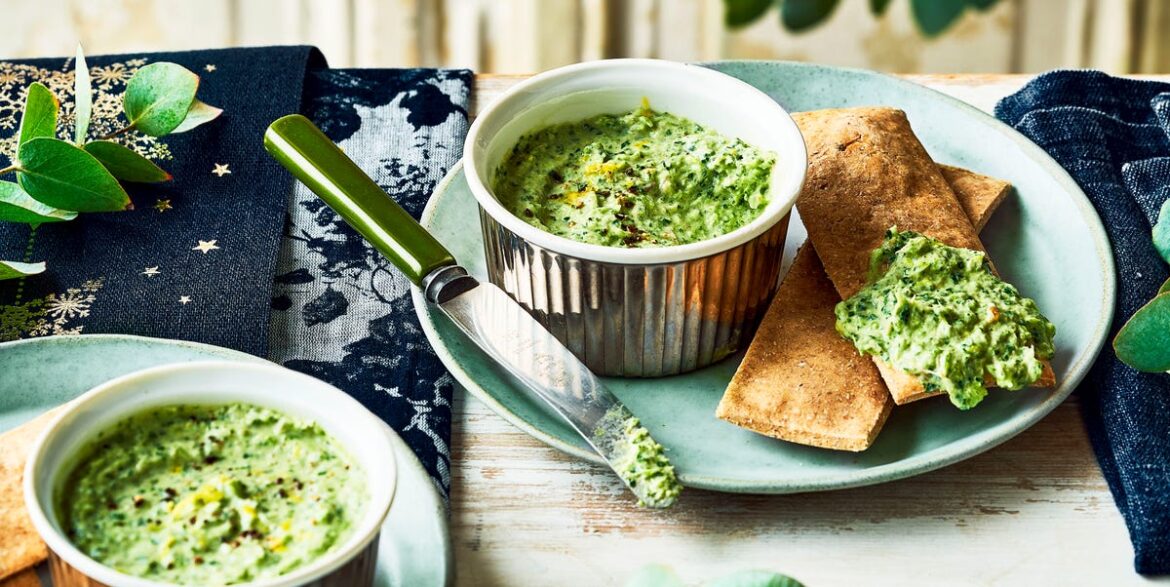 How to cook Christmas dinner for six for under £45