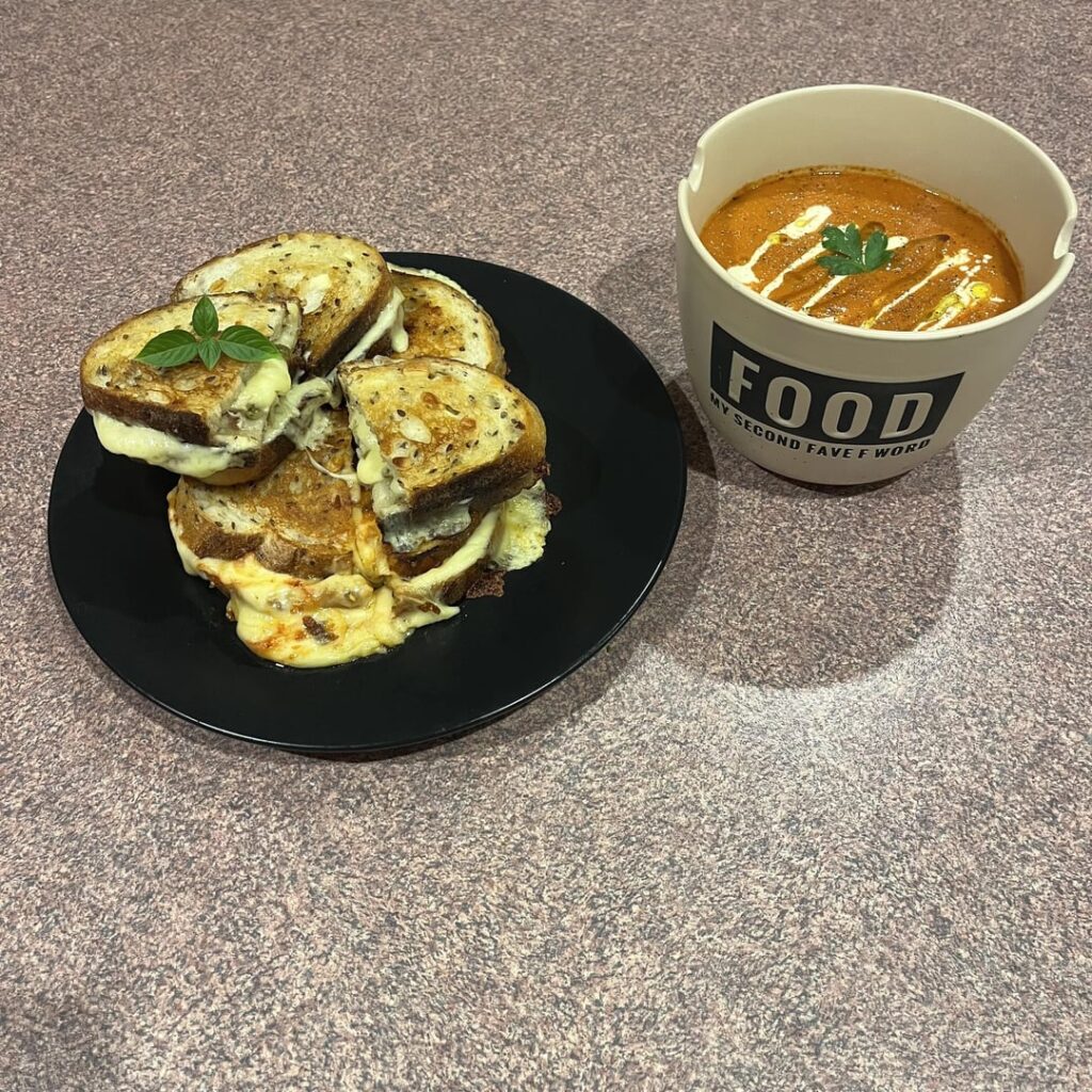 20 minute grilled cheese and fresh tomato soup 20 minute grilled cheese and fresh tomato soup