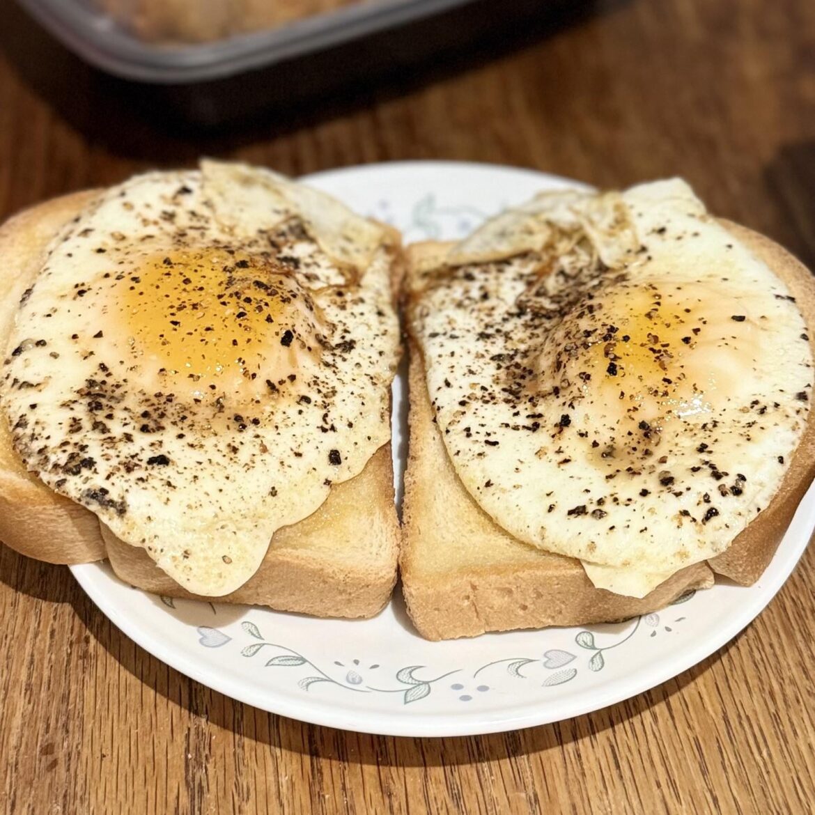 Undecided whether to sandwich or eat open face... decisions, decisions 😎