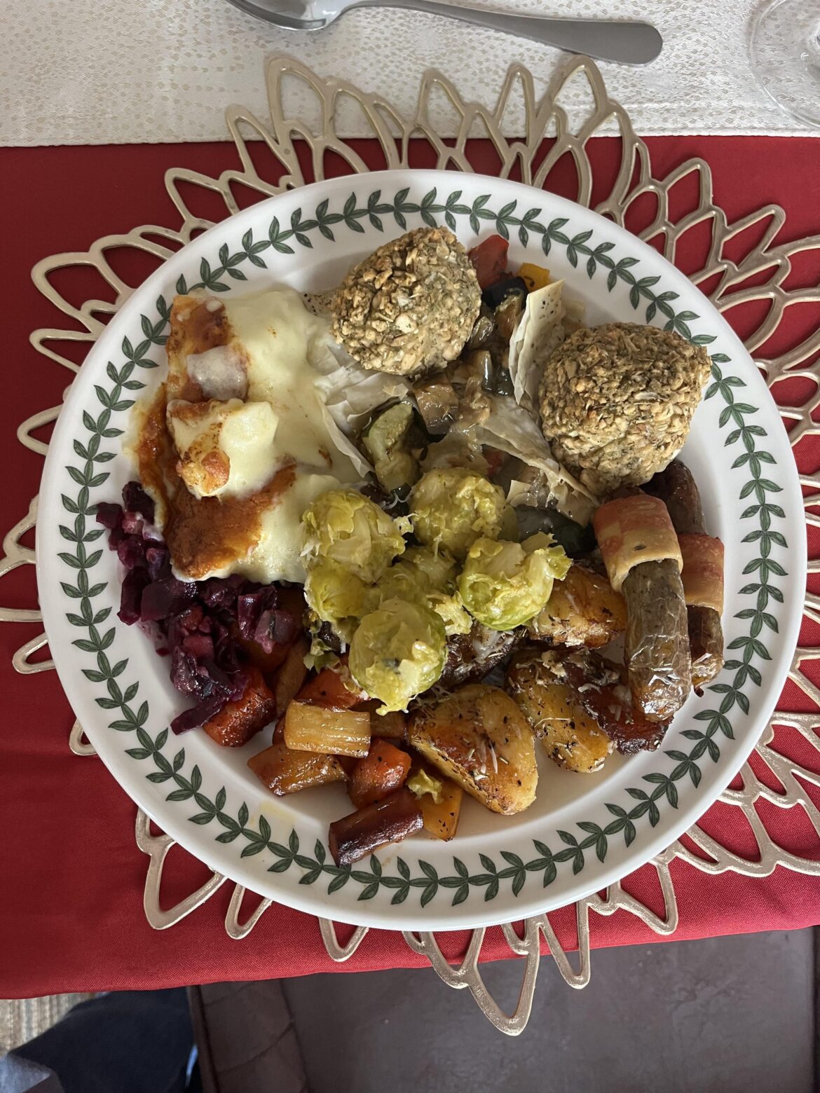 A vegetarian Christmas dinner (the main part was a veggie strudel but it's a bit hidden under everything else)