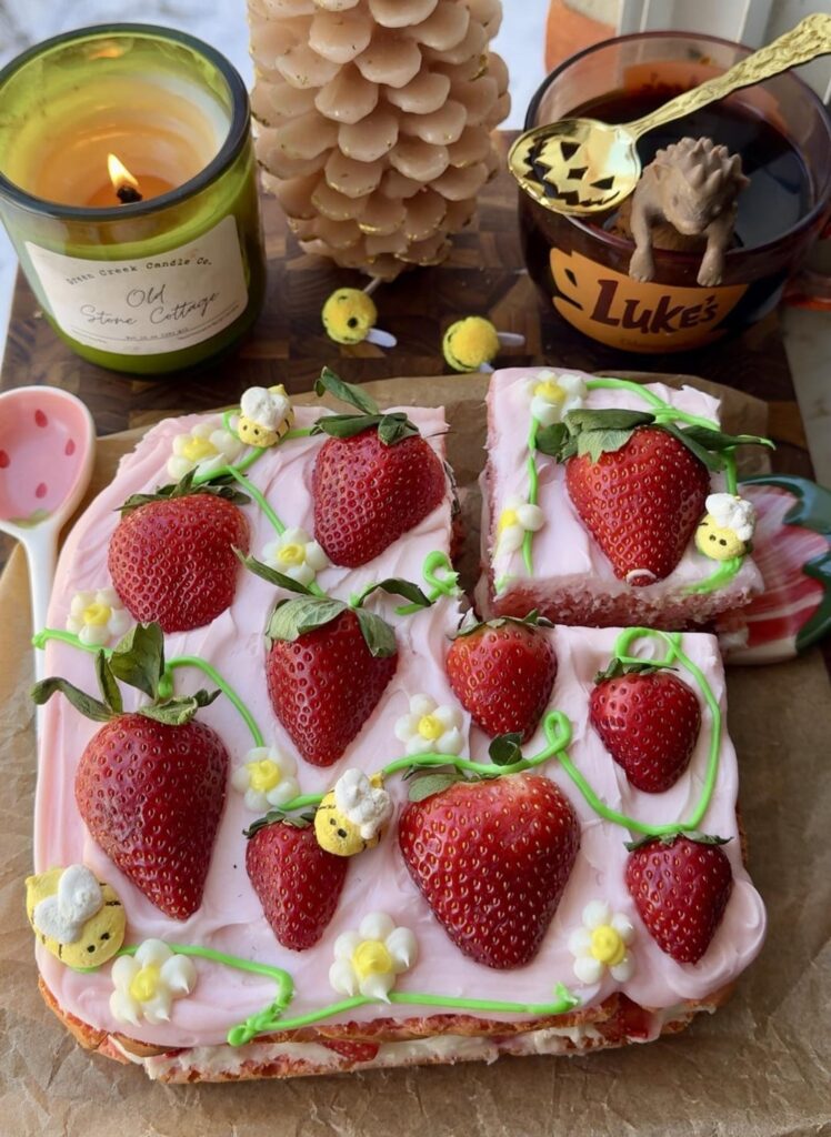 I wanted Strawberry cake so I made a strawberry cake