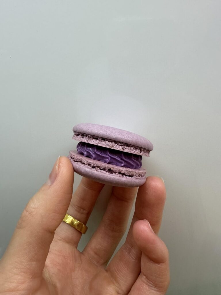 Ube macarons