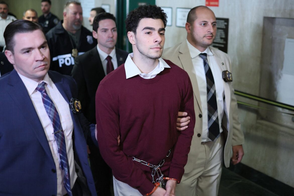 Inside Luigi Mangione’s Christmas Behind Bars (Exclusive) Inside Luigi Mangione's Christmas Behind Bars (Exclusive)