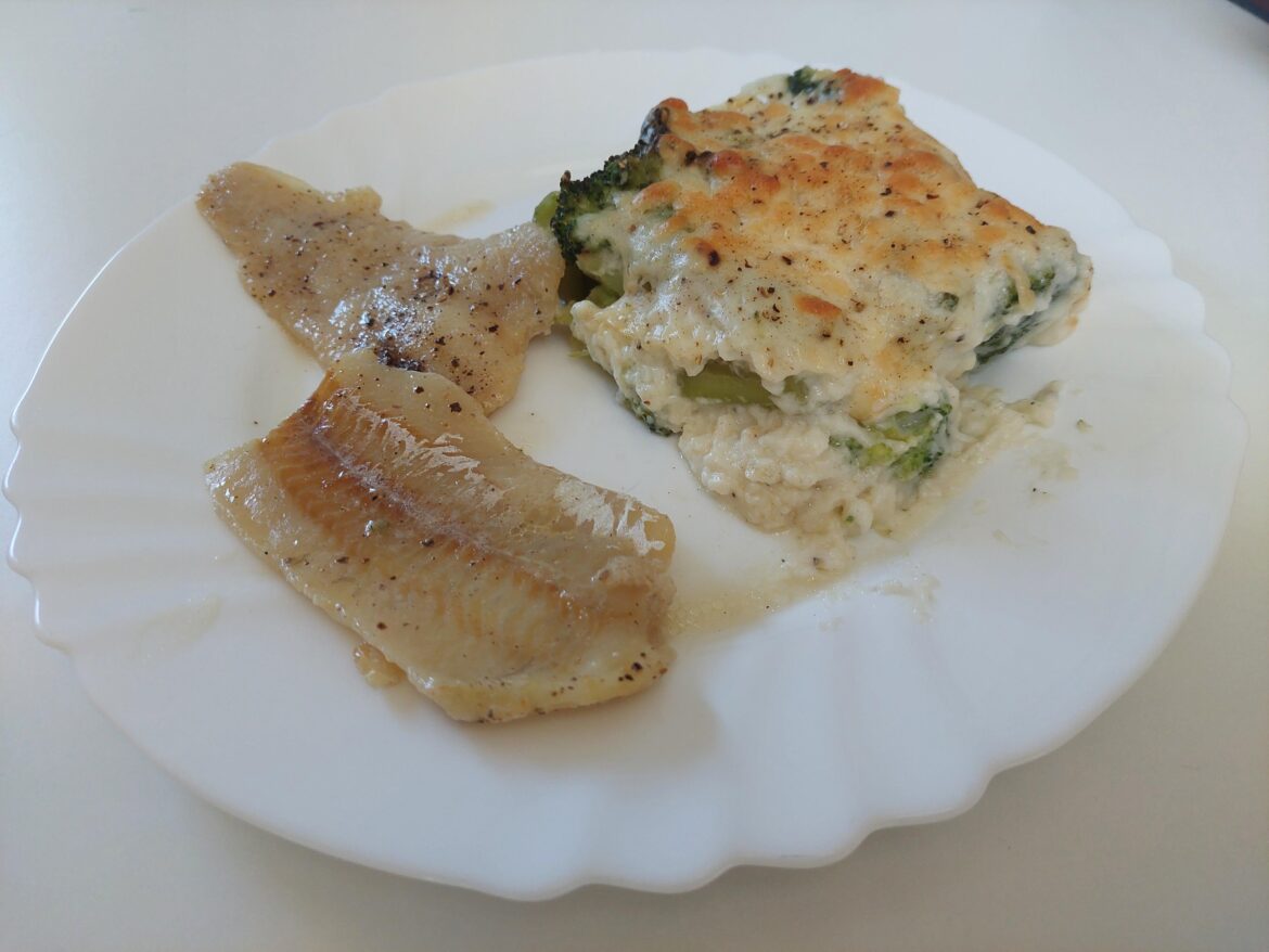 "Poached" Cod with brocolli in cheesy beschamel and a thin butter lemon sauce