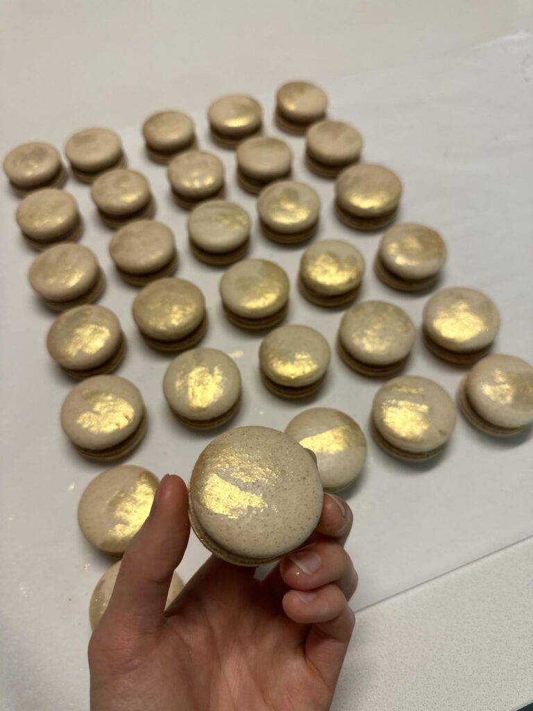 Vanilla bean macarons