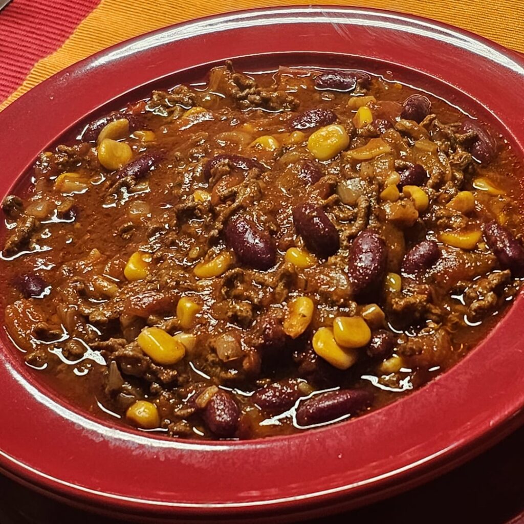 Chili con carne, slowcooked the whole day long, with freshly made nut seed bread