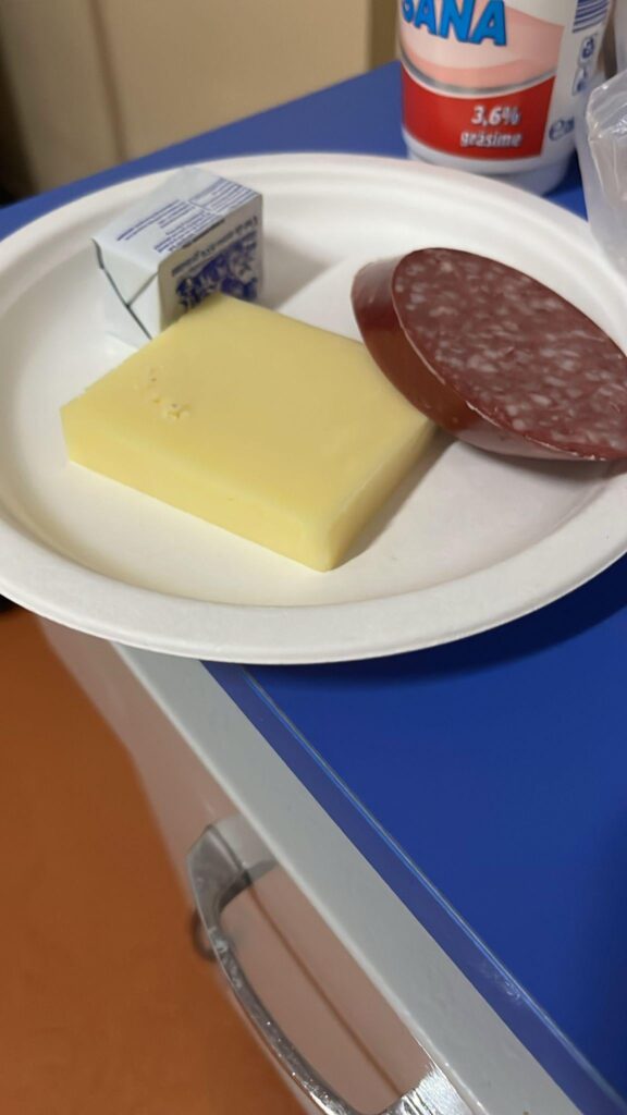 My girlfriend's dinner in the hospital
