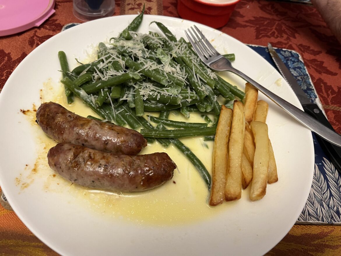 Cheesy beans with sausages and fries. Tried to make a mornay sauce for the beans but it came out too watery so I just had to slurp it off of my plate after I finished my meal