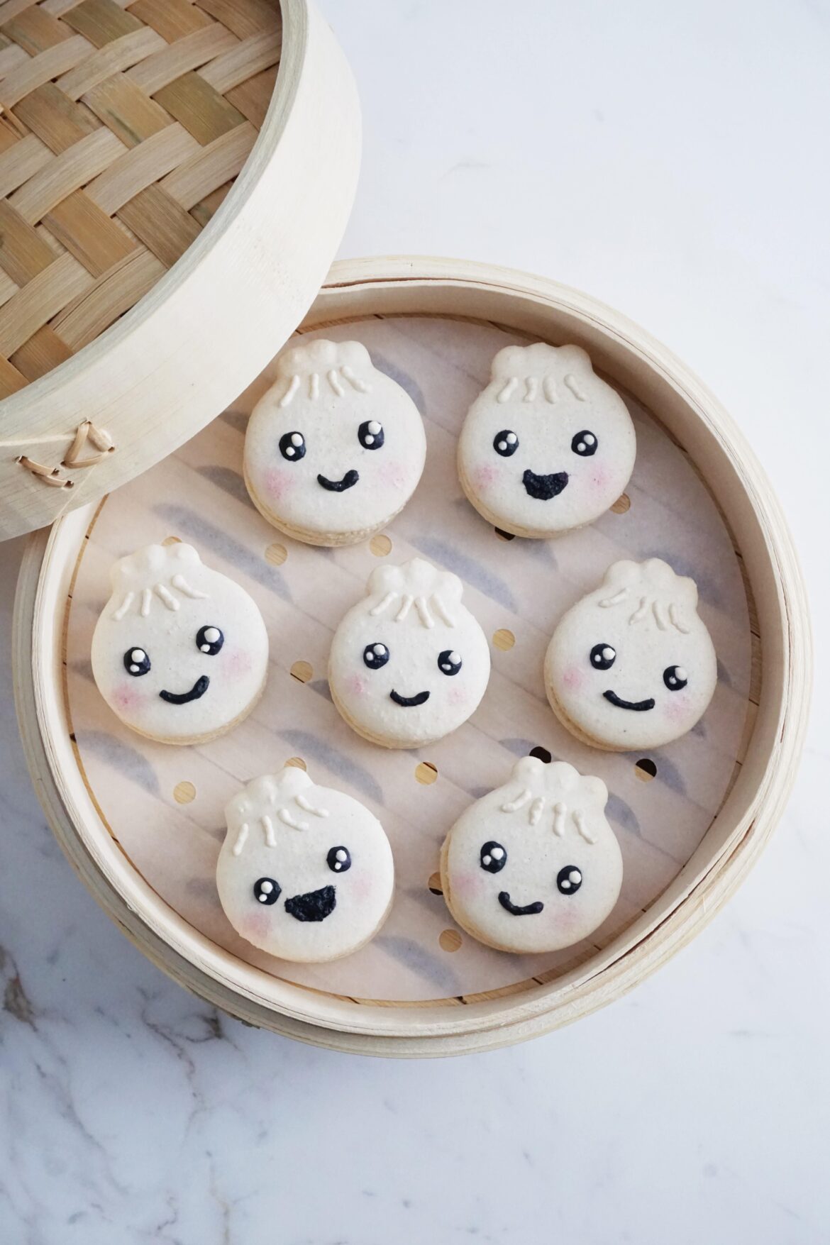 To celebrate Lunar New Year I made dumpling macarons filled with white chocolate buttercream and yuzu ganache!