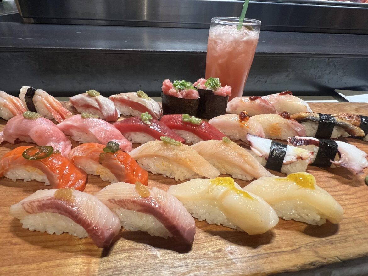 Nigiri>> rolled sushi