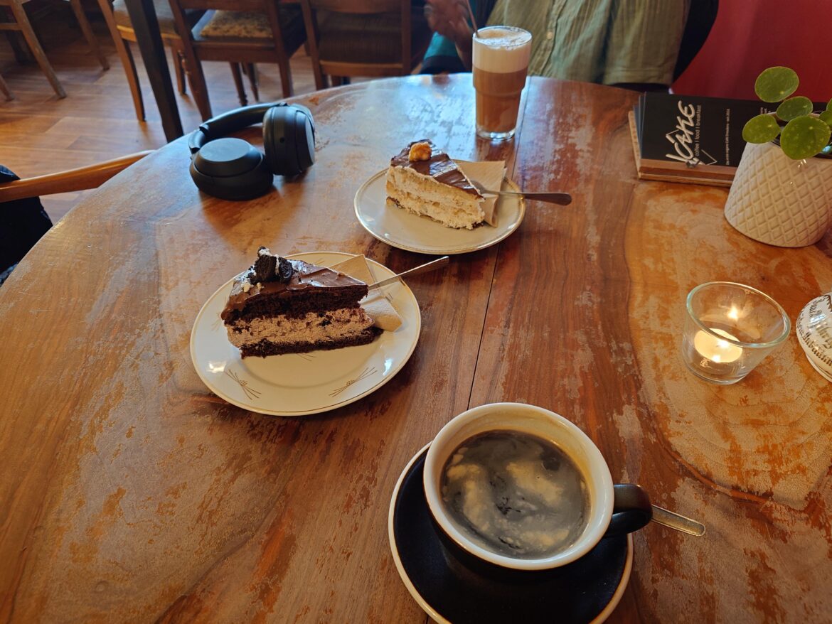 Coffee and cake with a friend