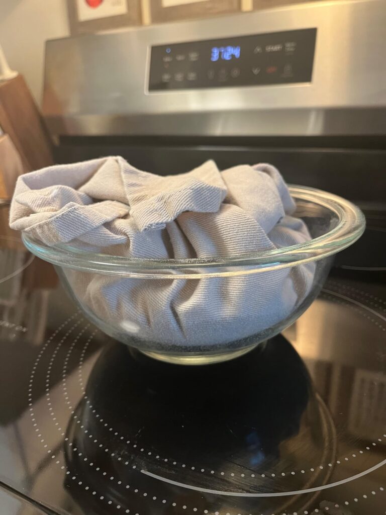 PSA: Pyrex bowls as banneton alternative