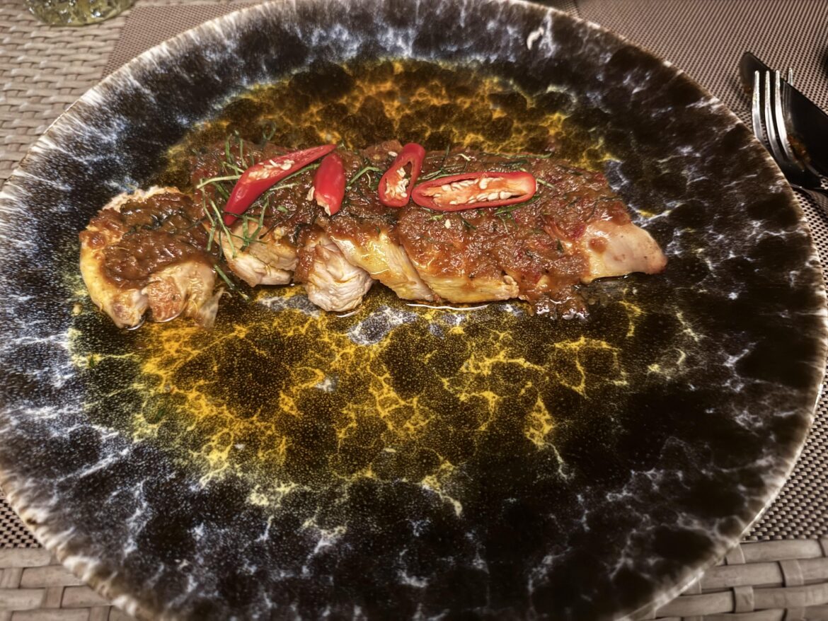 Is there a thai place that serves foods with red curry PASTE?