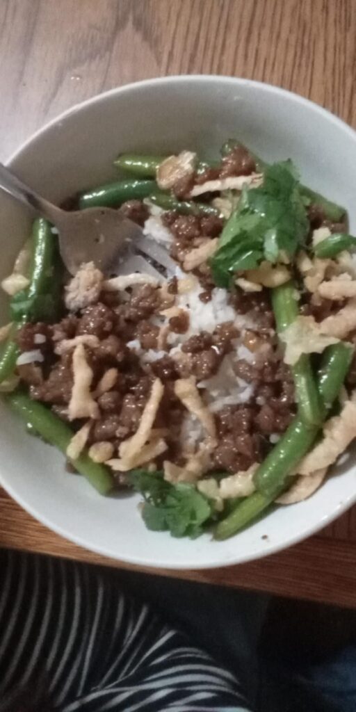 Sweet Thai Chili Hamburger & green beans rice bowl with cilantro and french fried onions 🤤😋