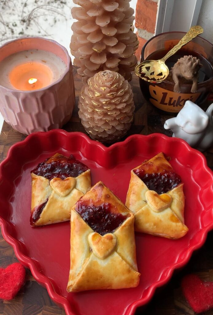 Made some cutie patootie love letter raspberry hand pies today