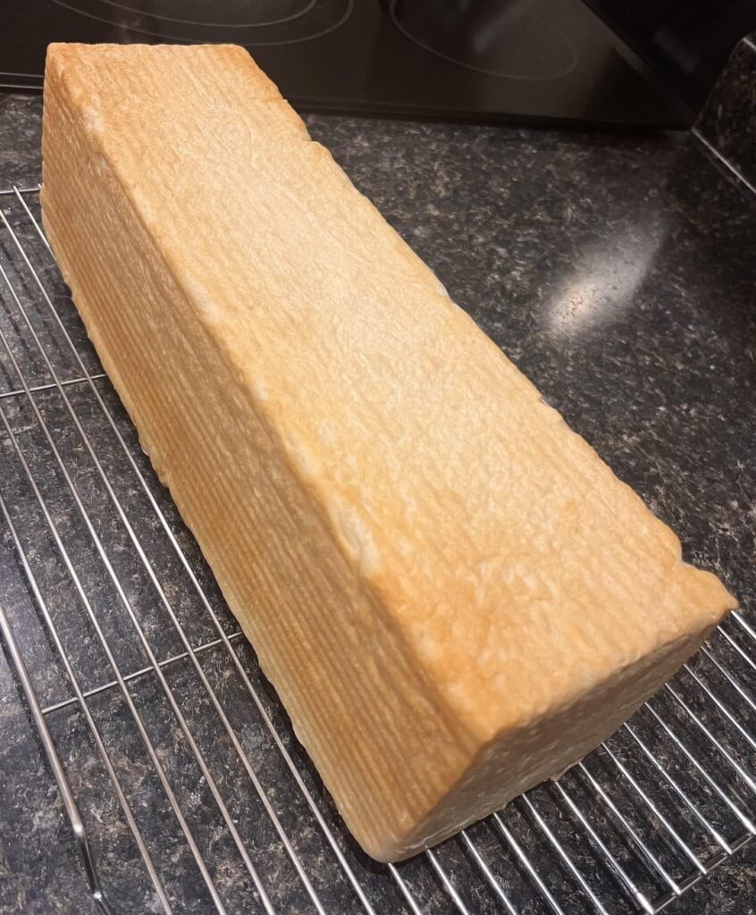 I made a loaf in my new Pullman loaf pan! And it worked! 🥳