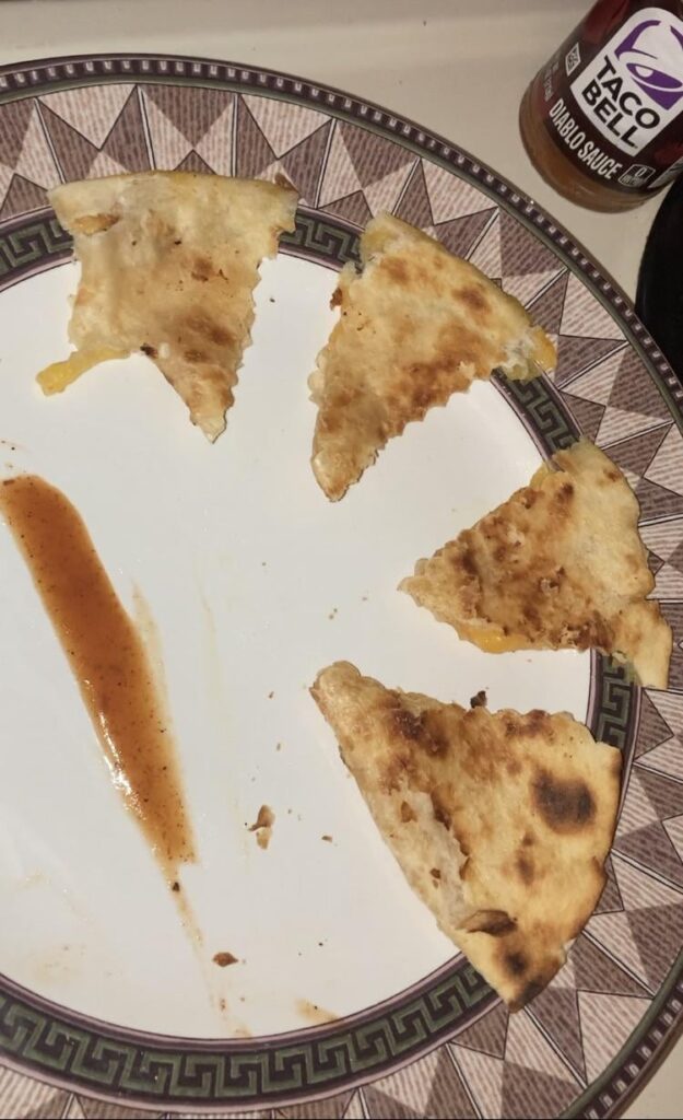 Used pinking scissors to cut my quesadilla. 🙊