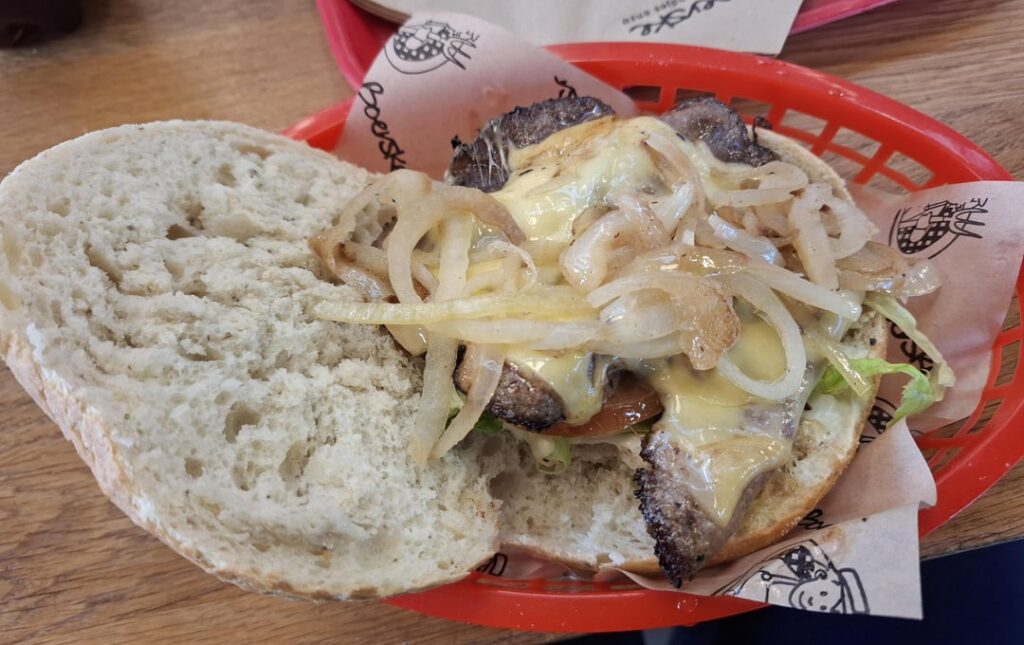 Can anybody help estimate the calories for this philly's steak?