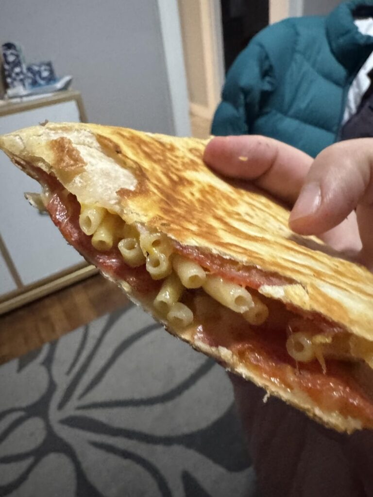 pepperoni/jalapeño mac & cheese quesadilla