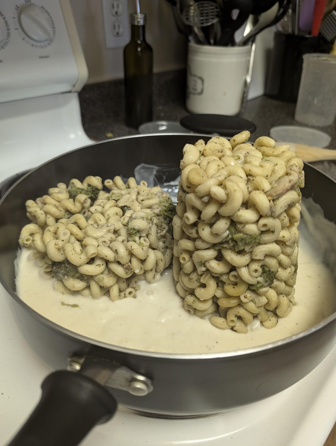 I hope you're hungry, we're having pasta cylinder tn