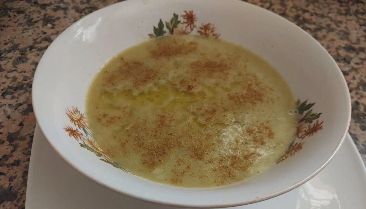 Nutritious Broad Bean and Pea LOVE1 Soup