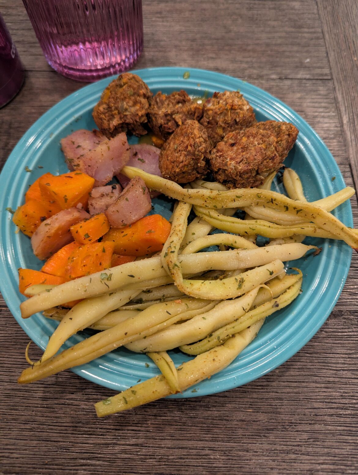 Lentil ‘meatballs’ with veggies for dinner Lentil 'meatballs' with veggies for dinner