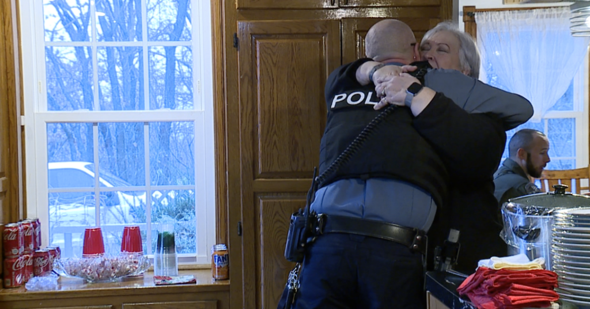 KCPD employee hosts Christmas dinner for officers